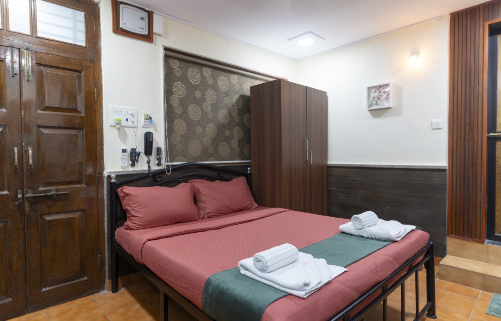 COMET ROOM - 2